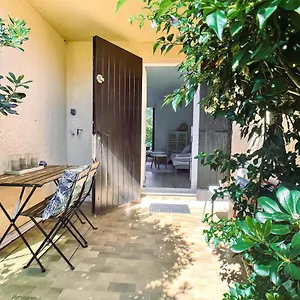 https://ravissant-t1-avec-jardinet-proche-de-la-mer.fr-provencehotel.com